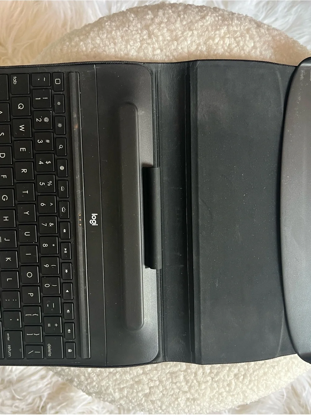 Logitech Black Tablet Folio Case with Stand, Keyboard and pencil holder